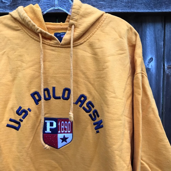 us polo yellow sweatshirt